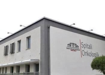 Tetori Rozë pa Mamografi! Aparati te Onkologjiku në QSUT jashtë funksionit, gratë lihen në pritje