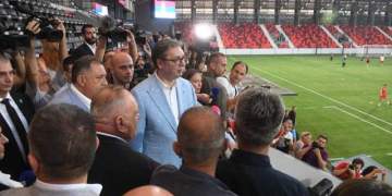 Ndeshja Serbi-Shqipëri/ Vuçiç telefonon pronarin e hotelit, ku qëndron Kombëtarja shqiptare