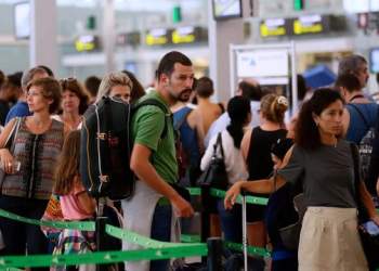 Vonesa në aeroportet e Europës, nga nesër nis kontrolli me gjurmë gishtash të pasagjerëve