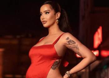 Fotot dhe intervistat për varrimin e vëllait të Gjestit, Dafina Zeqiri reagon ashpër: U trondita