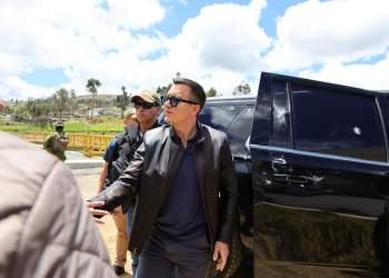 Panik në Ekuador, qëllohet autokolona e presidentit Daniel Noboa