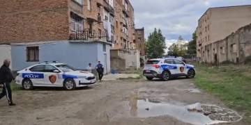 E rëndë në Korçë! 13-vjeçarja hidhet nga ballkoni, bullizohej dhe rrihej në lagje!