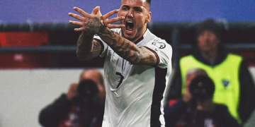 Fanella historike e Manajt ndaj Serbisë shitet për 3,100 euro në ankand ndërkombëtar