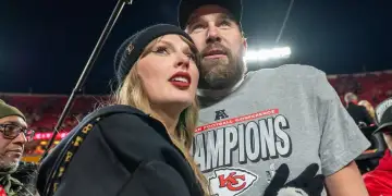 Taylor Swift rrëfen dashurinë me Travis Kelce: E dua personin me të cilin jam!