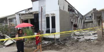 Tërmet 7.4 ballë godet Filipinet, paralajmërim për cunami dhe viktima