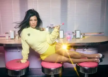 Kourtney Kardashian prezanton “Lemme Purr”, lollipops për shëndetin intim të grave
