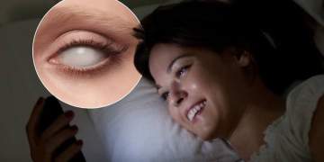 Përdorimi i telefonit në errësirë totale, mund të të dëmtojë sytë përjetësisht!