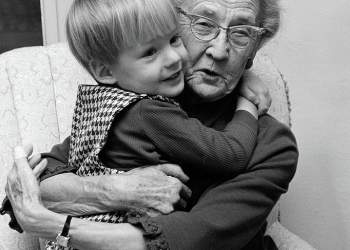 Përqafimet e shpeshta ndihmojnë në forcimin e sistemit imunitar