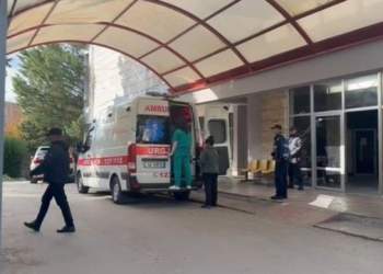 Zjarri në Maliq! E asfiksuar dhe me djegie në trup, e mitura transportohet drejt QSUT për mjekim