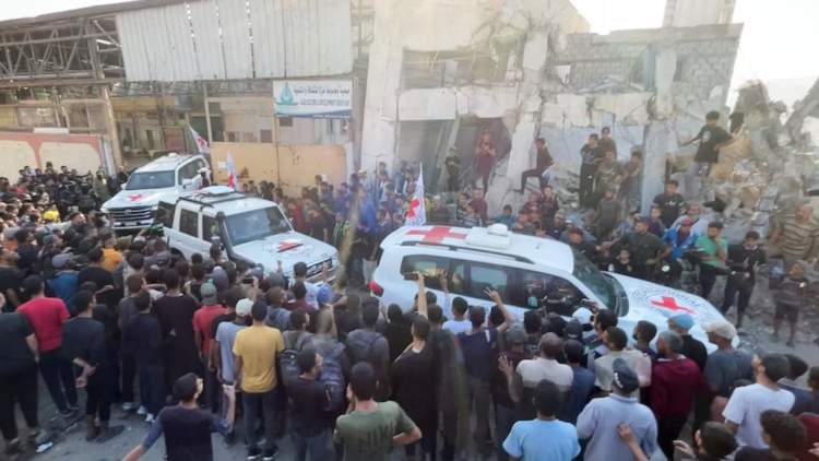 Izraeli akuzon Hamasin për vonesën e dorëzimit të trupave të pengjeve të vdekur në Gaza