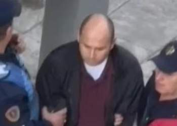 Vrasje në Komunën e Parisit: Picieri ther me thikë kuzhinierin pas një konflikti në lokal