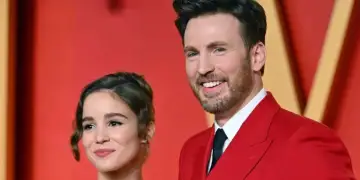 Chris Evans dhe Alba Baptista mirëpresin fëmijën e tyre të parë