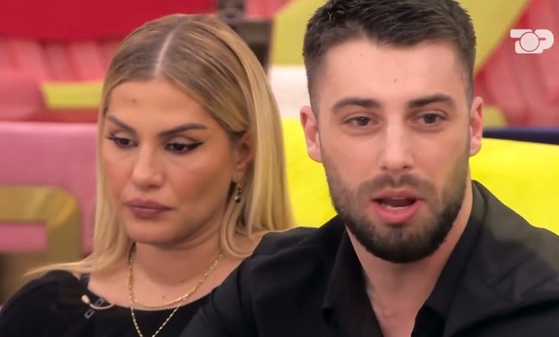 Meriton Mjekiqi refuzoi të komentonte lidhjen me Ilnisën, reagon gazetarja: Netët… Meriton Mjekiqi refuzoi të komentonte lidhjen me Ilnisën, reagon gazetarja: Netët…