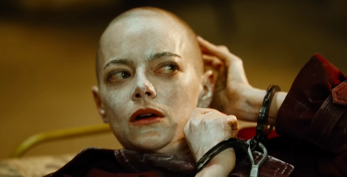 Pse Emma Stone e fshehu kokën e rruar për muaj të tërë për rolin e saj në “Bugonia”? Pse Emma Stone e fshehu kokën e rruar për muaj të tërë për rolin e saj në “Bugonia”?