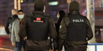 Operacion kundër drogës në Turqi/ 19 emra të showbiz-it nën hetim, këngëtarja arrestohet pak orë para se të fejohej