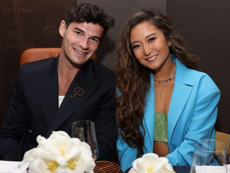 Yjet e ‘Emily in Paris’ i japin fund lidhjes pas 2 vitesh së bashku!