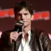 Ashton Kutcher pranon se ka humbur role për shkak të ‘mënyrës se si duket’