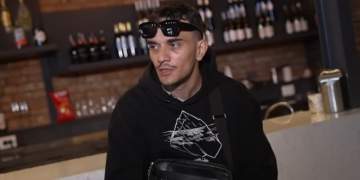 “Mos i lejoni fëmijët të dëgjojnë muzikën time”/ Buta flet për repin, këshilla që ka për prindërit