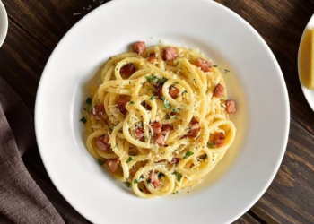 Shkenca që fshihet pas karbonarës perfekte italiane