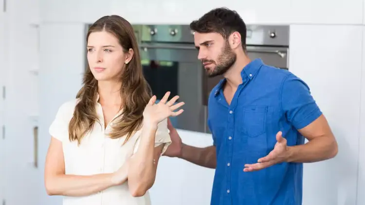 A e “vret” dashurinë krijimi i një familjeje?