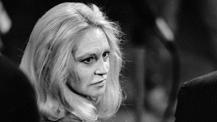 Ndërron jetë Joan Kennedy, gruaja e senatorit të Massachusetts Ted Kennedy