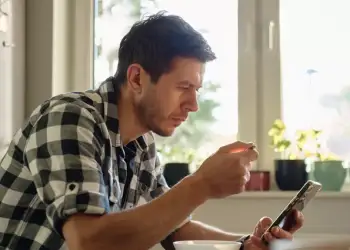 Alarm për ushqimet që përmbajnë plumb/ Cilat prej tyre fshehin një “bombë” shëndetësore?