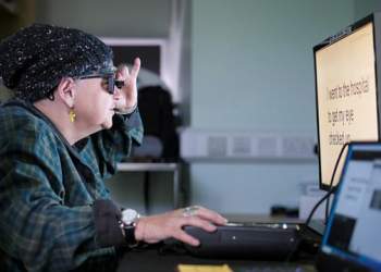 Shkenca bën mrekulli: Implanti revolucionar që u rikthen shikimin të verbërve