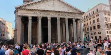 Tragjedi në Romë: Turisti japonez humb jetën pasi bie nga muri i jashtëm i Panteonit