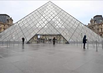 3 ditë pasi u vodhën xhevahire me vlerë 88 milionë euro, rihapet Muzeu i Luvrit