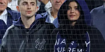 “Marty Supreme” dhe misteri i kokës së rruar: Çfarë fshihet pas daljes së fundit të Timothée dhe Kylie?