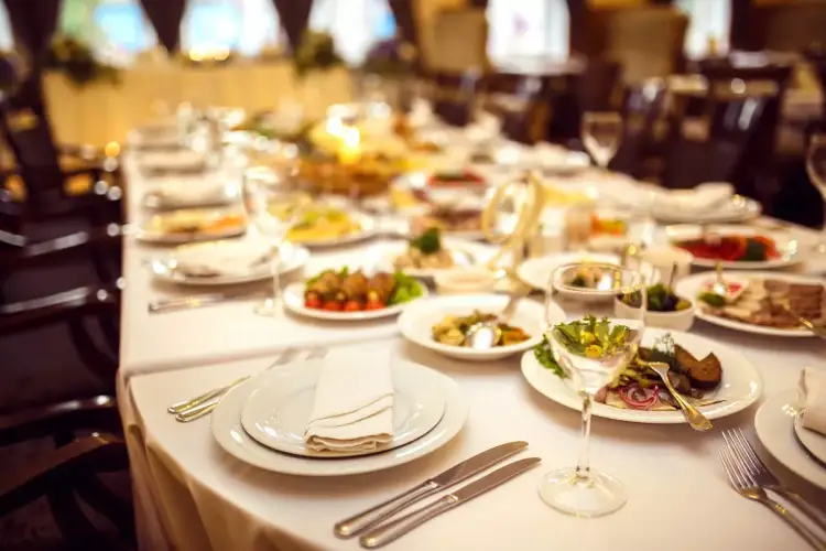 Titanic: Çfarë hëngrën pasagjerët e tij disa orë para tragjedisë