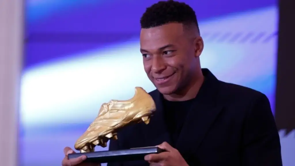 Mbappe fiton “Këpucën e Artë”: Falënderoj të gjithë shokët e skuadrës që nxorën më të mirën time