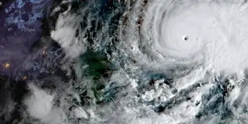 Uragani më i fortë në dekada kërcënon Xhamajkën dhe Kubën, paralajmërime për përmbytje dhe fatkeqësi