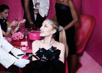 Party of Dreams, aty ku festat marrin formë kristali