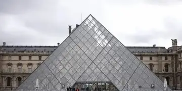 Identiteti i vërtetë i ‘Detektivit të Luvrit’ zbulohet: Po pres që të më kontaktojnë për të bërë një film