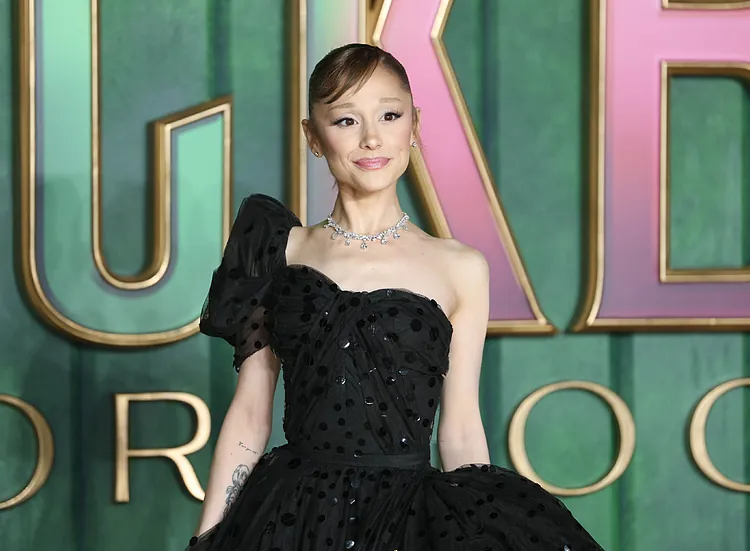 Pasuria neto e Ariana Grande në vitin 2025: Sa u pagua aktorja dhe ylli i popit për filmin Wicked?