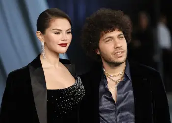 Selena Gomez dhe Benny Blanco përjetojnë një përvojë të tmerrshme familjare, dy muaj pas dasmës përrallore