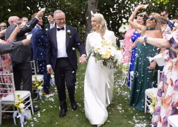 Kryeministri i Australisë i jep fund beqarisë, Albanese i pari që kurorëzohet në detyrë