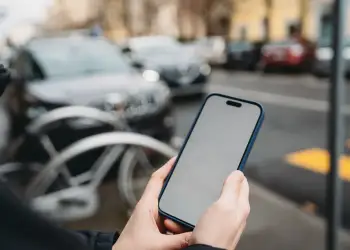 “Nuk duan Samsung”: Hajdutët e telefonave në Londër bëhen të zgjuar!