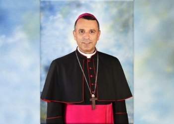 Ndahet papritur nga jeta në moshën 52-vjeçare ipeshkvi i Vaut të Dejës