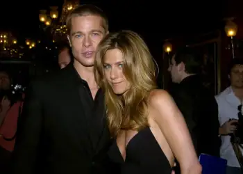 Seriali që Brad Pitt dhe Jennifer Aniston shikonin çdo natë në shtrat