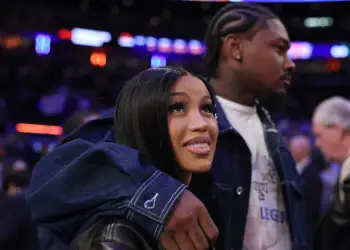 Cardi B sjell në jetë fëmijën e saj të katërt, të parin me të dashurin e saj Stefon Diggs