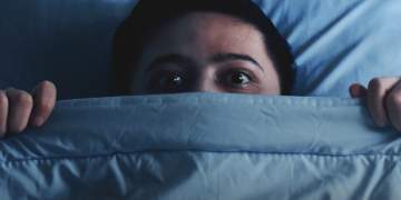 Studim: Meshkujt kanë më shumë frikë nga errësira se femrat