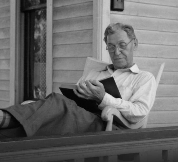 Sipas shkencës, truri dhe inteligjenca emocionale arrijnë nivelin më të lartë rreth të 60-ave