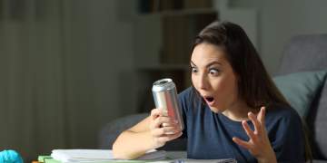 Një pije energjike në ditë mund të bllokojë rritjen e muskujve deri në 90%