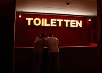 Rasti i pazakontë nga Gjermania: Punonjësi u pushua nga puna sepse kalonte “shumë kohë” në tualet