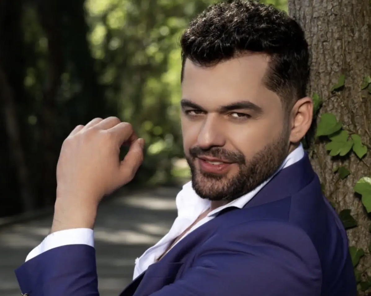 Ndërron jetë në moshën 40-vjeçare këngëtari Shpat Kasapi