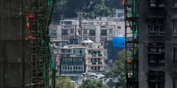 Tragjedia në Hong Kong: Bilanci i viktimave arrin në 128, alarmet e zjarrit nuk funksionuan