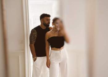 Olsi Bylyku publikon foton me partneren Denada: Sekreti im…