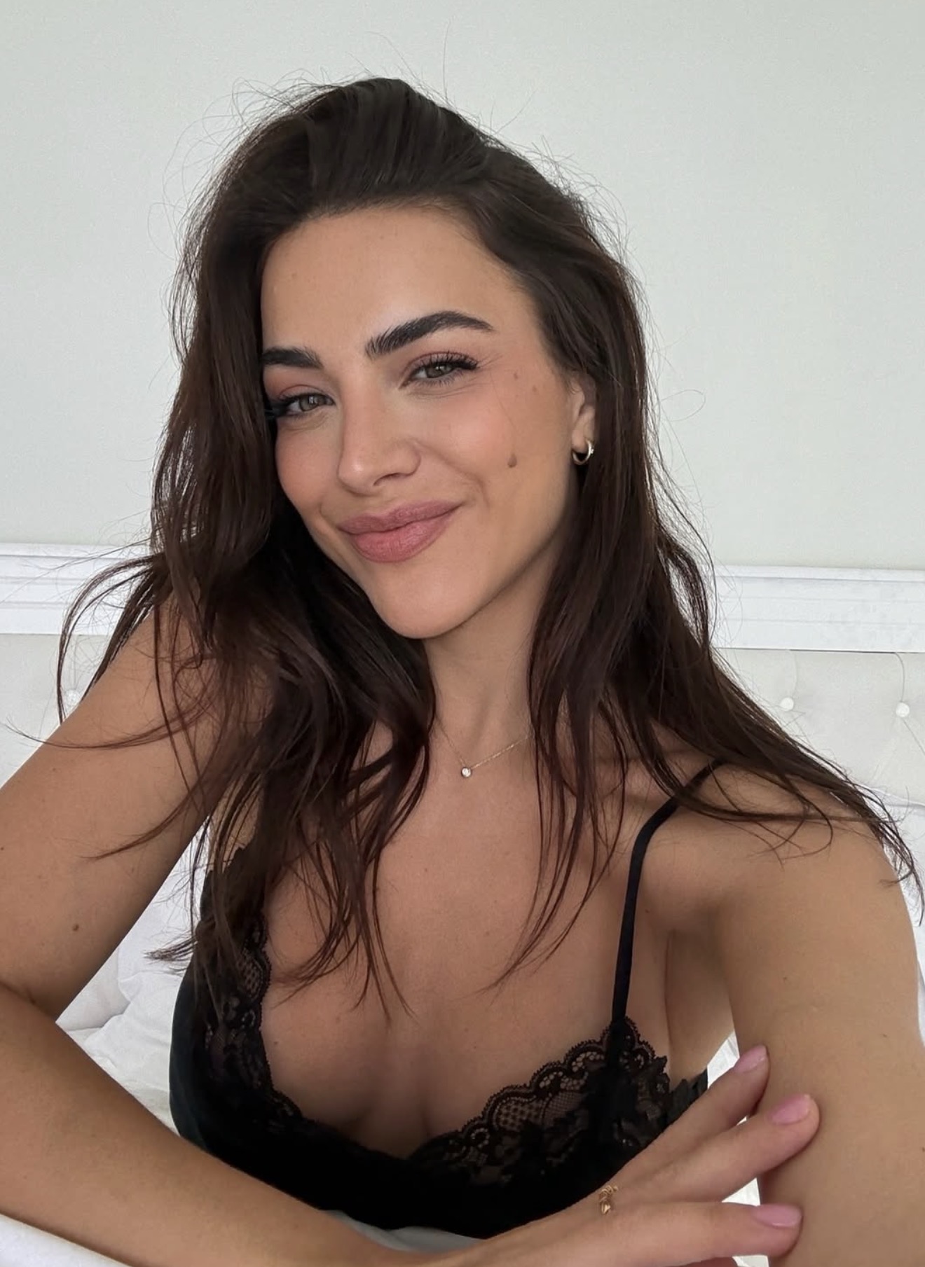 “Nuk është gjithmonë e lehtë”/ Sara Hoxha tregon si funksionon marrëveshja e prindërimit me Ledrin